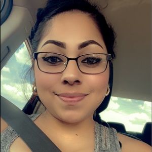 Meet your Posher, Roxanne